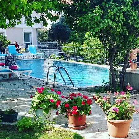 Parla Lägenhetshotell Çeşme
